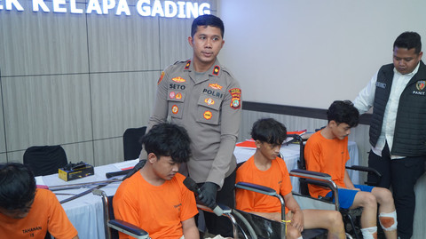 Konferensi pers kasus begal di Polsek Kelapa Gading, Jakarta, Senin (17/2/2025). Foto: Dok. Istimewa