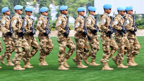Prajurit Satgas Maritime Task Force (MTF) TNI mengikuti upacara penyambutan di Mabes TNI, Cilangkap, Jakarta, Selasa (18/2/2025). Foto: ANTARA FOTO/Asprilla Dwi Adha