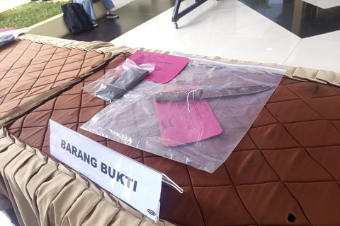 Polresta Bandung rilis kasus pembunuhan di Sukamenak, Margahayu, Kabupaten Bandung, Rabu (19/2/2025). Foto: Robby Bouceu/kumparan