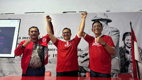 Dari kiri: Ketua DPC PDIP Kota Yogya, Eko Suwanto; Wali Kota Yogyakarta terpilih, Hasto Wardoyo; Wakil Wali Kota Yogyakarta terpilih, Wawan Harmawan. Foto: Arif UT/Pandangan Jogja