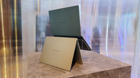 ASUS Zenbook 14 (UX3407QA). Foto: Muhammad Fikrie/kumparan