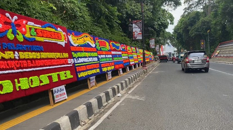 Jelang pelantikan, ratusan papan bunga ucapan banjiri jalan protokol Bandar Lampung. | Foto: Sinta Yuliana/Lampung Geh