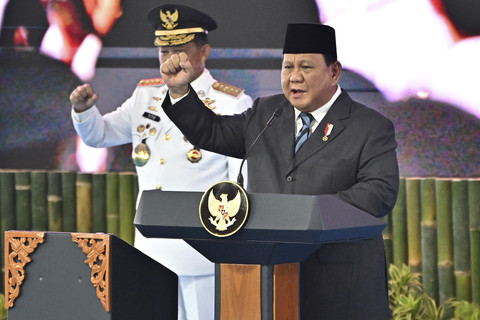 Presiden Prabowo Subianto (kanan) didampingi Mendagri Tito Karnavian menyampaikan pengarahan dalam upacara pelantikan kepala daerah terpilih di kompleks Istana Kepresidenan, Jakarta, Kamis (20/2/2025). Foto: Aditya Pradana Putra/ANTARA FOTO
