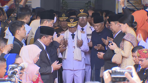 Gubernur DKJ terpilih Pramono Anung bersama wakil Gubernur Rano Karno  disambut saat tiba di Balai Kota Jakarta, Kamis (20/2/2025). Foto: Youtube/Pemprov DKI Jakarta