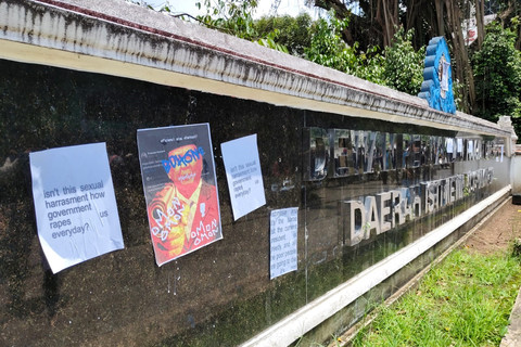 Massa Jogja Memanggil menggelar aksi unjuk rasa di depan Kantor DPRD DIY, Kamis (20/2/2025). Foto: Arfiansyah Panji Purnandaru/kumparan