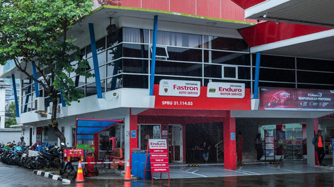 Bengkel Fastron Auto Service dan Enduro Motor Service yang menyediakan oli Pertamina yang asli. Foto: Dok. Pertamina