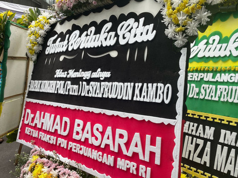 Suasana rumah duka eks Wakapolri Komjen Syafruddin Kambo di Jalan Cibulan Raya, Kebayoran Baru, Jakarta Selatan, Jumat (21/2/2025). Foto: Fadhil Pramudya/kumparan