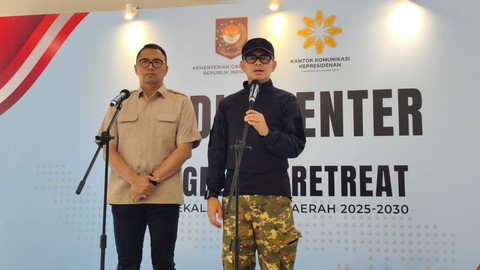 Wamendagri Bima Arya memberikan keterangan pers di Media Center Magelang Retreat, Jumat (21/2). Foto: Arfiansyah Panji/kumparan