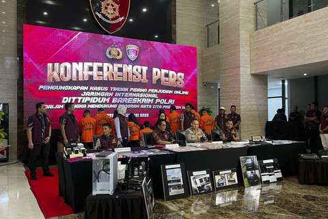 Konferensi Pers pengungkapan kasus tindak pidana judi online di Mabes Polri, Jakarta Selatan, Jumat (21/2/2025).  Foto: Rayyan Farhansyah/kumparan