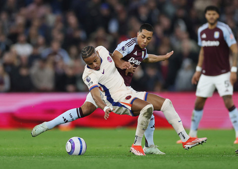 Aston Villa vs Chelsea di Liga Inggris. Foto: Lee Smith/REUTERS