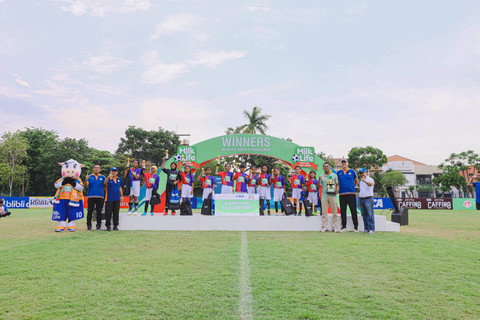 SDN Pacarkeling V/168 mempertahankan gelar juara MilkLife Soccer Challege - Surabaya 2025 pada KU 10 yang berlangsung di Stadion Bogowonto dan Stadion Brawijaya pada 19 hingga 23 Februari 2025. Foto: MilkLife Soccer Challenge