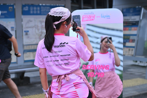 Sociolla Bestie Pink Run 2025 with Livin' by Mandiri di kawasan Car Free Day Jakarta, Minggu (23/2/2025).  Foto: Sociolla