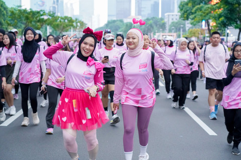 Sociolla Bestie Pink Run 2025 with Livin' by Mandiri di kawasan Car Free Day Jakarta, Minggu (23/2/2025).  Foto: Sociolla