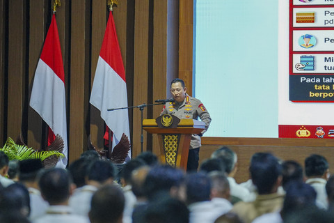 Kapolri Jenderal Listyo Sigit Prabowo menjadi narasumber dalam retreat kepala daerah hari kelima di Lembah Tidar, Akademi Militer (Akmil), Magelang, Jawa Tengah, Selasa (25/2/2025). Foto: Dok. Polri