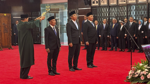 Pengambilan sumpah dan pelantikan jabatan pejabat pimpinan di lingkungan SKK Migas Kementerian ESDM, Rabu (26/2/2025).  Foto: Ave Airiza Gunanto/kumparan