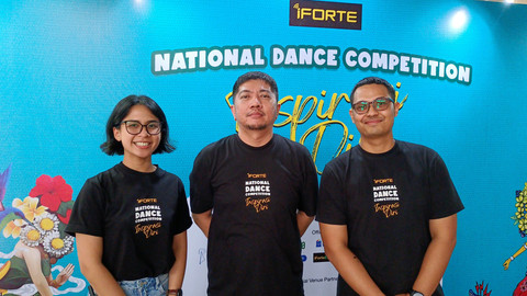 Victor Sihombing (Tengah), Kevin Farhan (Kanan) dan Nadira Arnindya (Kiri) di Acara Iforte National Dance Competition.   Foto: Aprilandika Pratama/kumparan