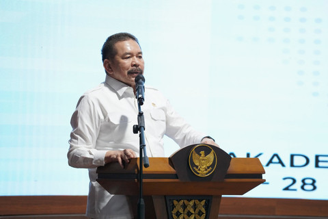Jaksa Agung ST Burhanuddin menjadi pemateri dalam retret para kepala daerah di Akademi Militer, Magelang, Jawa Tengah, Selasa (25/2/2025). Foto: Kejagung RI