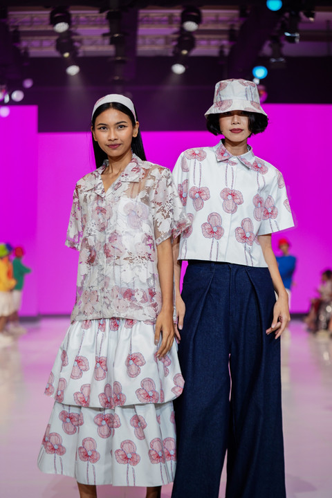 Brand Calla memperagakan koleksi Pansy In The Air di Modinity Fashion Parade 2025. Foto: Modinity
