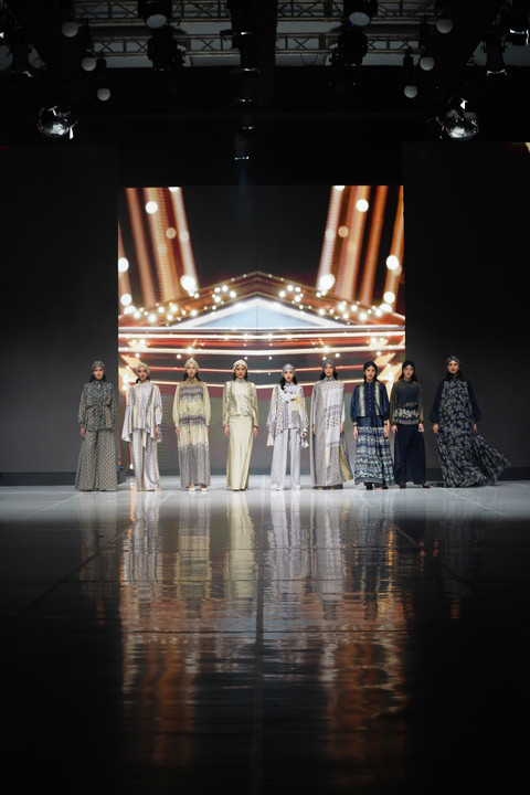 Benang Jarum memperagakan koleksi busana bertajuk Adara di Modinity Fashion Parade 2025. Foto: Modinity