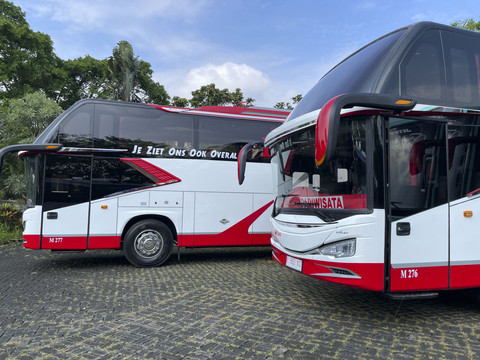 Bus sasis Mercedes-Benz OH 1626 L karoseri Tentrem Handover MTrans. Foto: Trio Bagus Wicaksono/kumparan