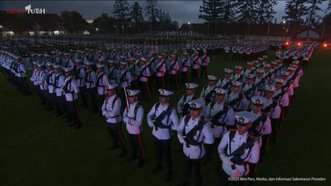 Suasana Upacara Parade Senja dan Penurunan Sang Merah Putih di Komplek Akademi Militer Magelang, Kamis (27/2/2025). Foto: YouTube/ Sekretariat Presiden
