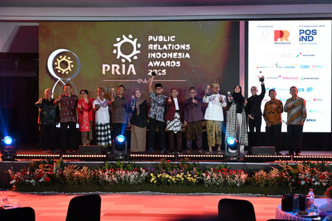 Para pemenang pada ajang PR Indonesia Awards 2025 (PRIA), di Graha Pos Indonesia, Bandung, Jawa Barat, pada Rabu (26/2/2025). Foto: Dok. Pertamina