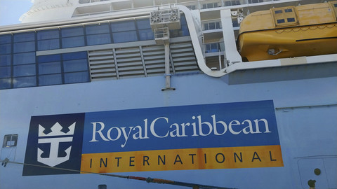 Kapal Pesiar Anthem Of The Seas Berlabuh di Bali. Foto: Denita BR Matondang/kumparan