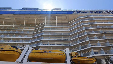 Kapal Pesiar Anthem Of The Seas Berlabuh di Bali. Foto: Denita BR Matondang/kumparan