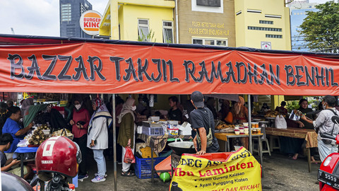 Pasar Takjil Benhil. Foto: Shutterstock