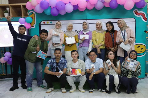 Awak kumparan yang beruntung mendapatkan doorprize selama acara. Foto: Dok. Istimewa