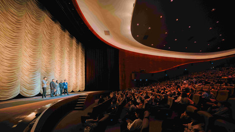 Little Rebels Cinema Club berhasil meraih penghargaan Crystal Bear dalam Festival Film Internasional Berlin 2025. Foto: Telkomsel