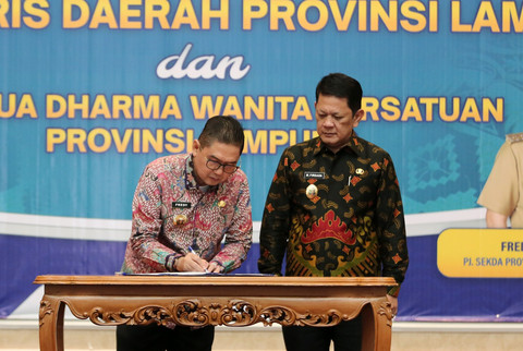 Pelepasan Pj Sekda Provinsi Lampung, Fredy dan serah terima jabatan kepada Pelaksana Harian (Plh) Sekdaprov M. Firsada | Foto : Adpim