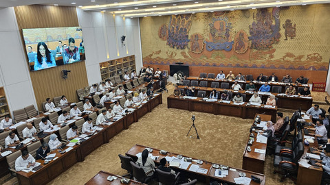 Menteri Perdagangan Budi Santoso mengikuti rapat kerja dengan Komisi VI DPR RI di Gedung Nusantara I, Jakarta Pusat pada Senin (3/3/2025). Foto: Argya D. Maheswara/kumparan 