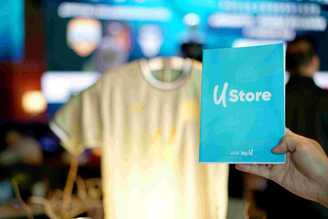 Merchandise by.U store. Foto: Telkomsel