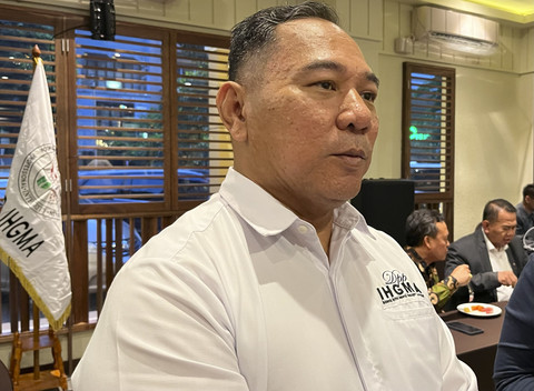 Ketua Umum IHGMA, Arya Pering dalam acara konferensi pers yang membahas tentang "Dampak Kebijakan Pemerintah Untuk Efisiensi Anggaran Terhadap Industri Perhotelan" yang digelar di Jakarta pada Selasa (4/3/2025). Foto: Gitario Vista Inasis/kumparan