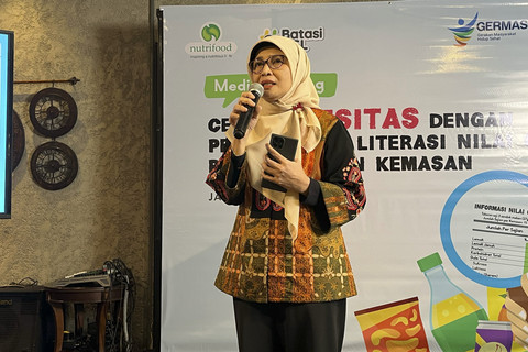 Direktur Standarisasi Pangan Olahan, Badan POM RI, Dra. Dwiana Andayani, Apt saat Media Workshop "Pahami Bahan Tambahan Pangan yang Aman pada Makanan Kemasan untuk Cegah Obesitas" di Jakarta Selatan, Selasa (4/3/2025). Foto: Eka Nurjanah/kumparan