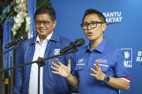 Wakil Ketua Umum PAN Viva Yoga Mauladi dan Sekretaris Jenderal PAN Eko Hendro Purnomo memberikan keterangan pers terkait update dan isu terbaru dari partai di Kantor DPP Partai PAN, Jakarta, Kamis (6/3/2025). Foto: Iqbal Firdaus/kumparan