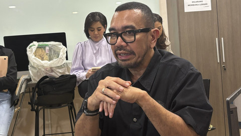 Staf Khusus Kementerian BUMN, Arya Sinulingga, di Kantor Kementerian BUMN, Kamis (6/3/2025). Foto: Ave Airiza Gunanto/kumparan