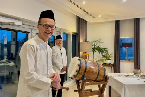 Buka puasa bersama Duta Besar Inggris untuk Indonesia, Dominic Jermey di Kediamannya di Jakarta Selatan, Kamis (6/3/2025). Foto: Tiara Hasna/kumparan