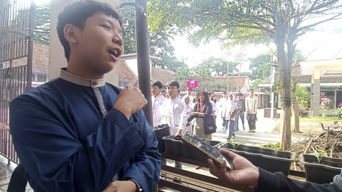 Muhammad Atha, siswa kelas XI SMAN 1 Bandung. Foto: Robby Bouceu/kumparan