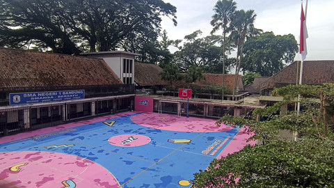 Suasana SMAN 1 Bandung, pada Jumat (7/3/2025). Foto: Robby Bouceu/kumparan