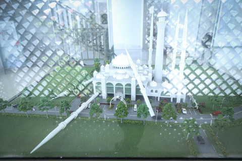 Suasana Masjid Jami Al Fajri yang bernuansa Turki di Pejaten, Jakarta, Jumat (7/3/2025). Foto: Iqbal Firdaus/kumparan