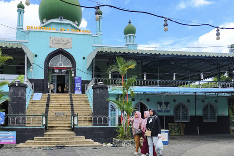 Suasana di Masjid Agung Syuhada Yogyakarta, Jumat (7/3/2025). Foto: Arfiansyah Panji Purnandaru/kumparan