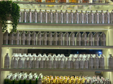 Koleksi aroma di Sari Wangi Parfum. Foto: Mulya Irfani/Pandangan Jogja
