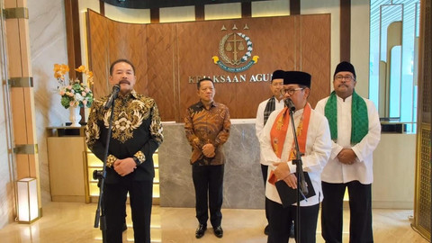 Gubernur dan Wakil Gubernur Jakarta, Pramono Anung-Rano Karno, menemui Jaksa Agung ST Burhanuddin di Gedung Utama Kejaksaan Agung, Jakarta, Jumat (7/3). dok Kejagung