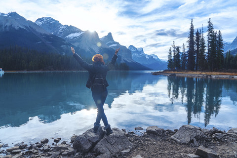 Ilustrasi turis bersantai. Foto: Shutterstock