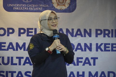 Dosen Fakultas Filsafat UGM Dr Hastanti Widy Nugroho. Foto: Dok. Filsafat UGM