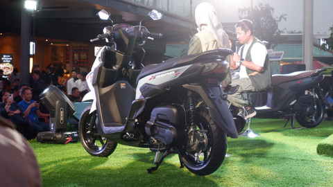 PT Yamaha Indonesia Motor Manufacturing (YIMM) resmi meluncurkan motor skutik baru Yamaha Gear Ultima 125 Hybrid di Bandung, Jawa Barat, Jumat (7/3/2025). Foto: Sena Pratama/kumparan
