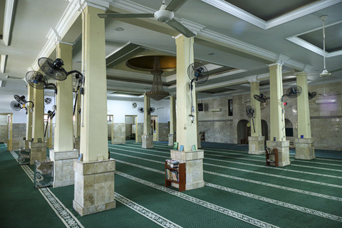 Suasana Masjid Jami Al Anwar di kawasan Rawa Bunga, Jatinegara, Jakarta, Sabtu (8/3/2025). Foto: Iqbal Firdaus/kumparan