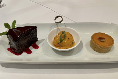  Sajian Takjil Ruth's Chris Steak House Jakarta. Foto: Salsha Okta Fairuz/kumparan